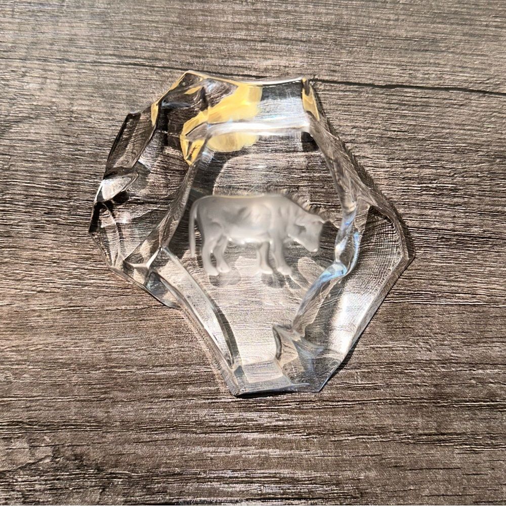 Val‎ St Lambert Vintage Crystal Zodiac Taurus Frosted Bull Iceberg Paperweight